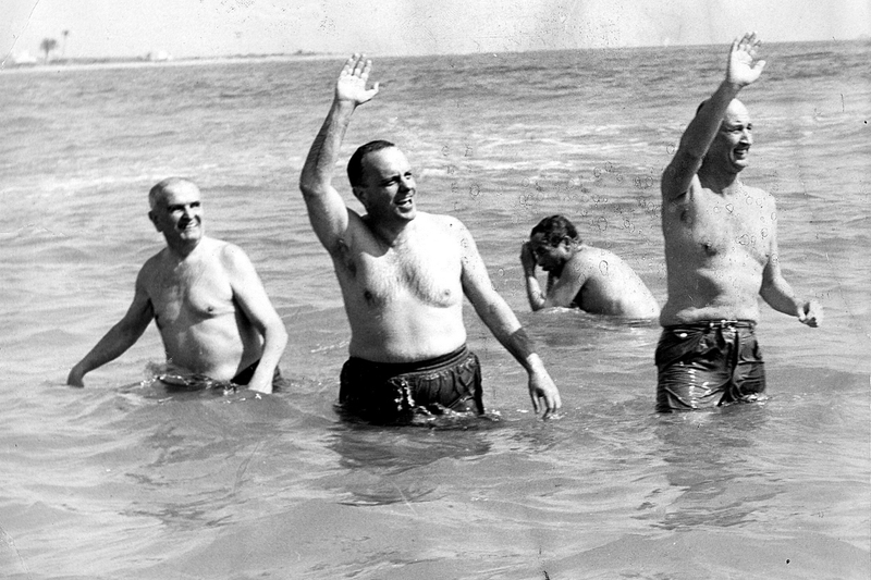 El “baño” de Fraga en Palomares. AP